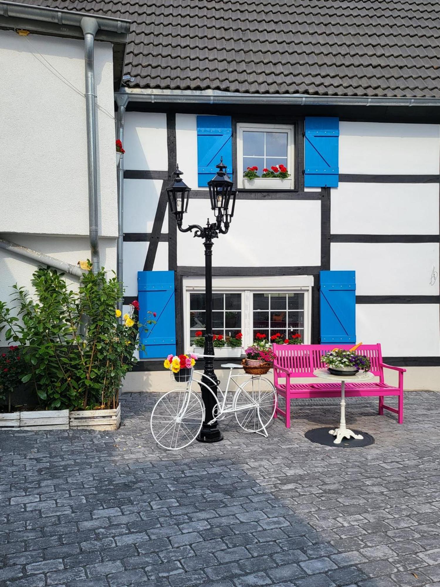 Ny-Golden Apartments-Dortmund Airport Eksteriør billede